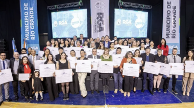 Egresados de Río Grande, Tolhuin y Ushuaia celebraron la finalización de sus estudios en la Universidad Nacional de las Artes