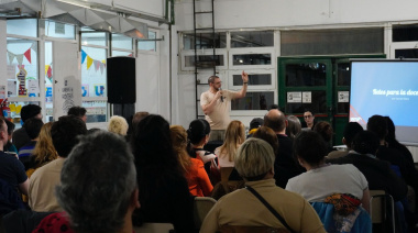 El CENT 11 realizó su primera jornada de capacitación docente en inteligencia artificial