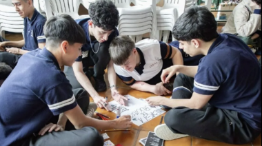 El Municipio promueve la navegación segura en redes sociales con adolescentes del CIERG