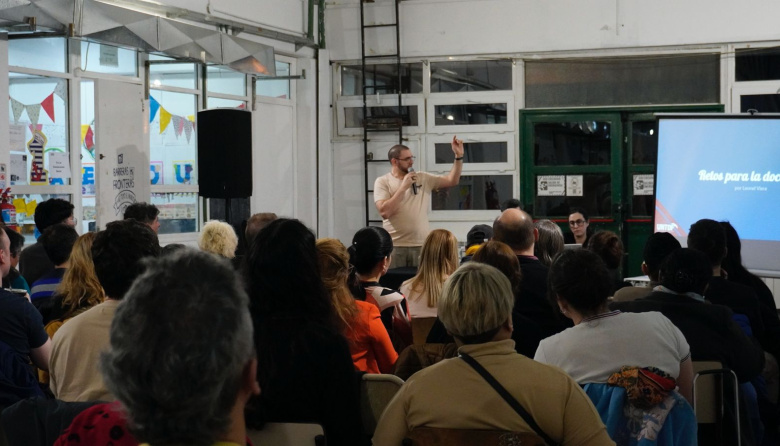 El CENT 11 realizó su primera jornada de capacitación docente en inteligencia artificial