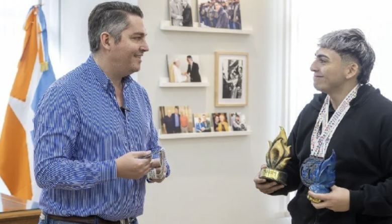 El intendente Perez se reunió con el deportista Thiago Martínez