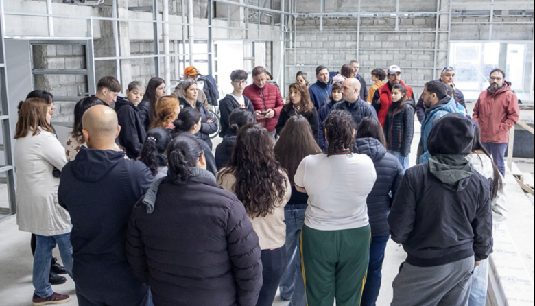 Nadadores riograndenses y sus familias recorrieron el natatorio olímpico